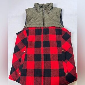 Maurices Woman’s Size S Buffalo Plaid Flannel Quilted Vest Full Zip Pockets